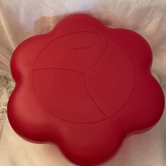 Tupperware Chip n Dip 2 Piece Set Red New - Picture 3 of 3
